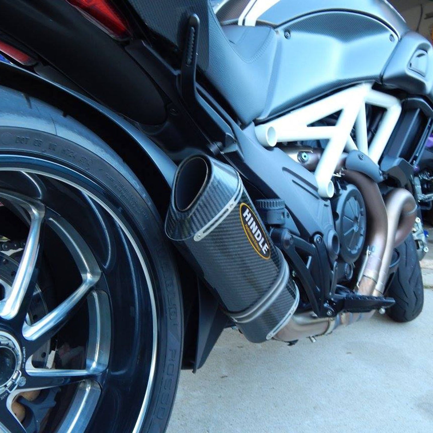 WOODCRAFT HINDLE EVOLUTION SLIP-ON SYSTEM DUCATI DIAVEL 2011-20 CARBON EVOLUTION - CARBON TIP. SKU: 76-0670CC